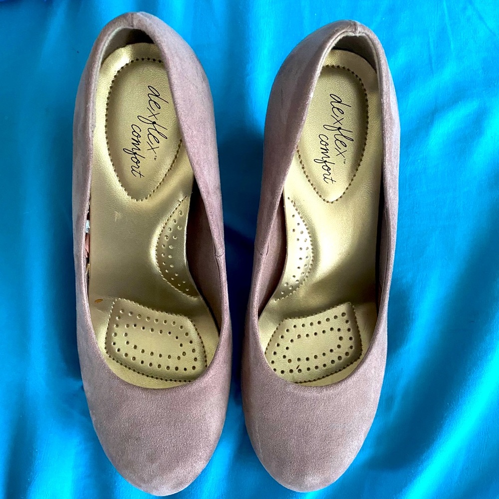 Dexflex Comfort Gray Suede Wedge Heels